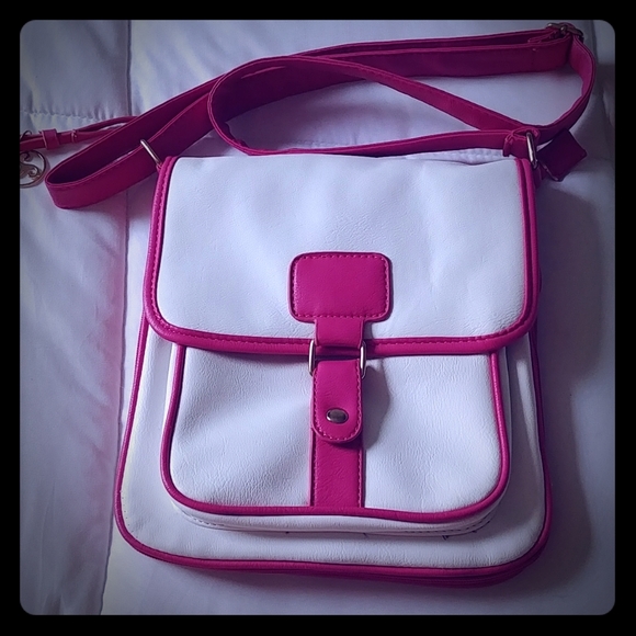 Ladies pink and white shoulder bag - Picture 1 of 3